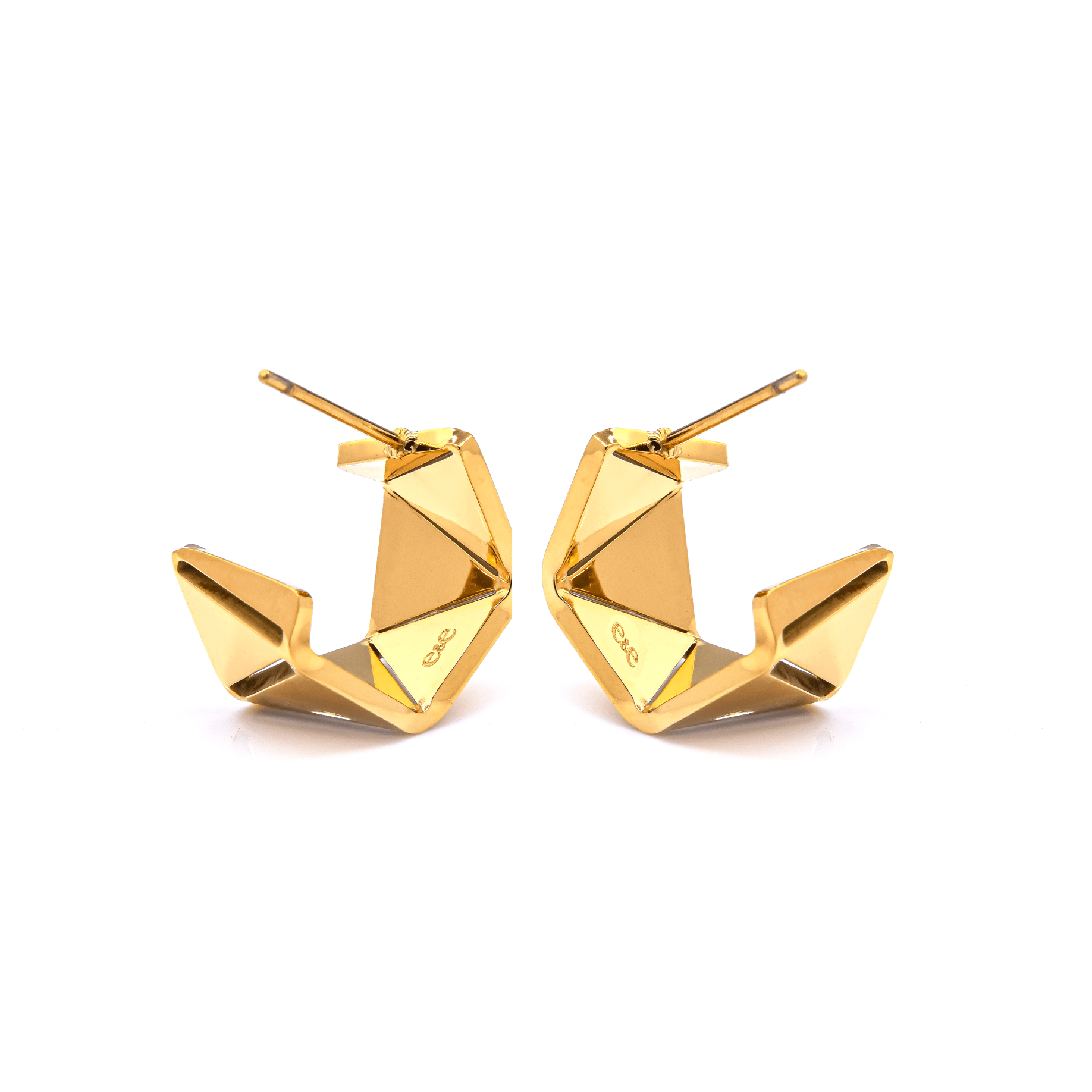 Image of gold Eliasz and Ella Euclide Huggie hoop earrings with geometric facets shimmering in soft light—15 mm stainless steel hoops with 18K gold plating.